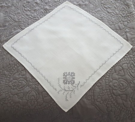 Hand Embroidered Linen Napkin - Free shipping in U.S.!